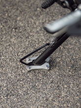 Apache RTR310 Brogue Side Stand Base
