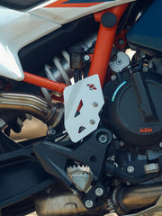 KTM ADV 890 Titan Master Cylinder Guard Silver