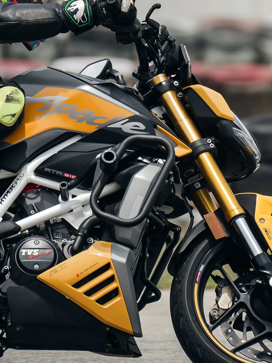 Apache RTR310 Thanos Crash Guard With Slider Black