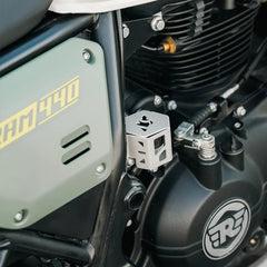 SCRAM 440 CASQUE REAR OIL CAP SILVER