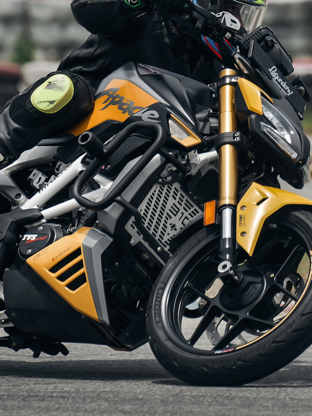 Apache RTR310 Thanos Crash Guard With Slider Black