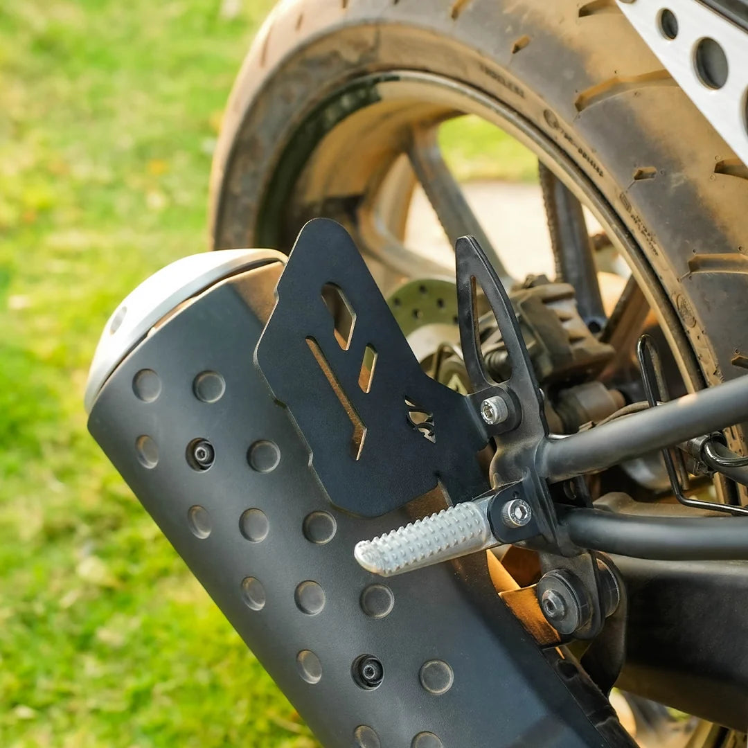 YAMAHA XSR 155 BOLSTER FOOT REST BLACK